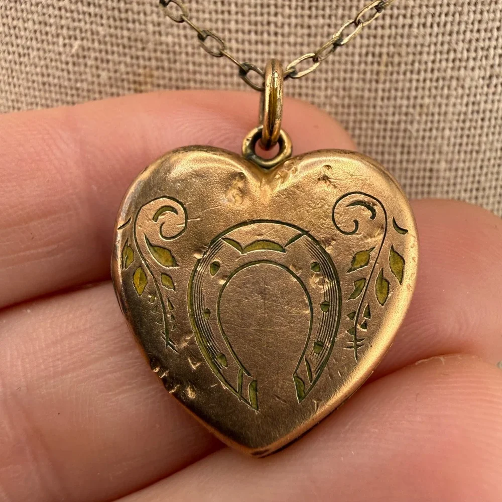 Vintage Heart Locket Necklace Gold Filled Horseshoe Engraved Luck  13in Biting